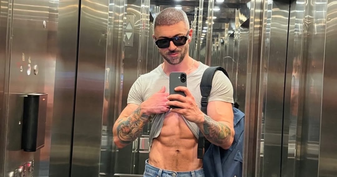 instinctmag's tweet photo. The Abs Were Distracting, But Matteo Lane Might’ve Landed His Biggest Role Yet https://t.co/VagOX5ZwG3 #matteolane #abs #Chicago #Musical https://t.co/4HCXNpnRfC