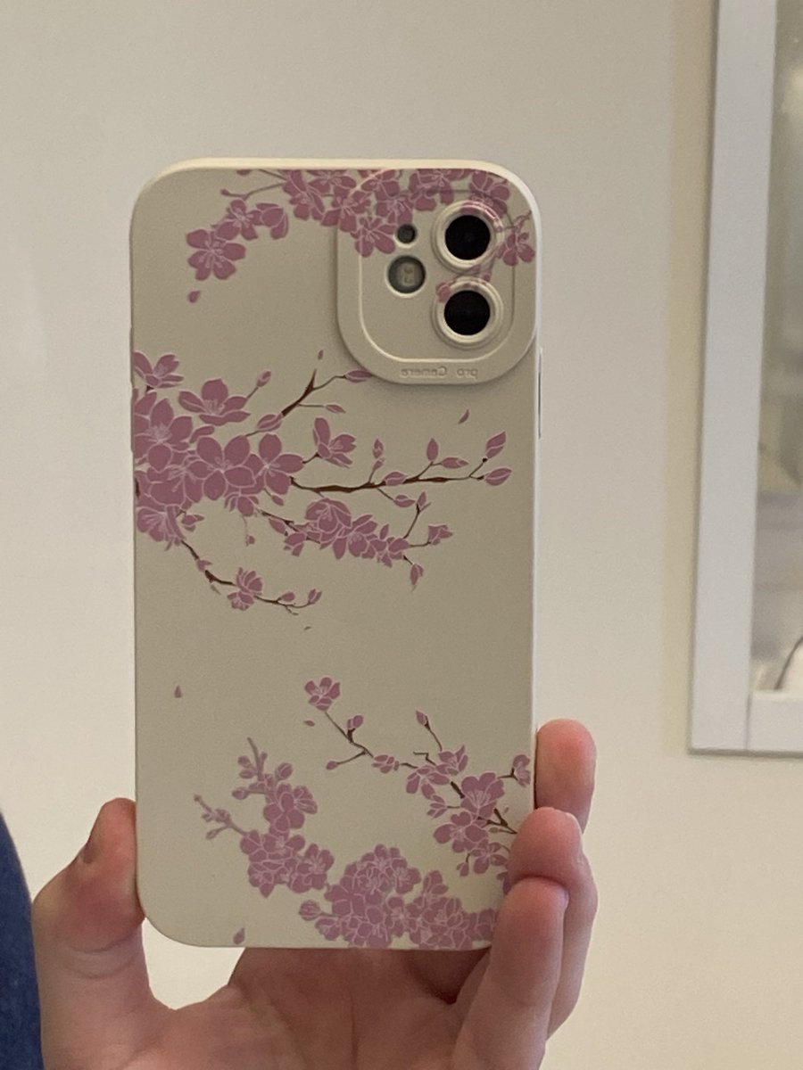 FaZeHoMo's tweet photo. @hermitpsyched I did actually buy a new case a couple of days ago because I also realized how bad it was https://t.co/lpjANOWxYv