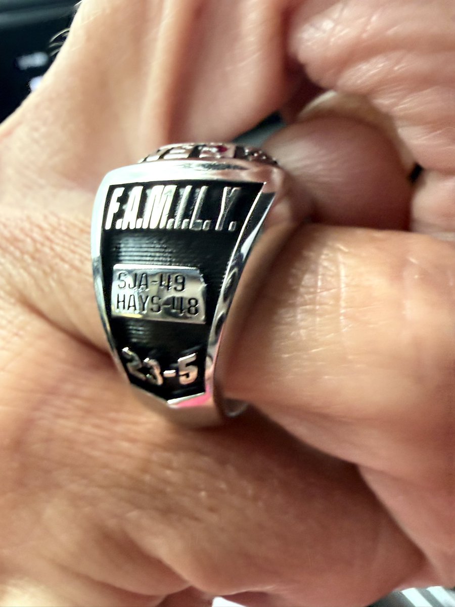 DoubleD1123's tweet photo. Our 2025-26 season “officially” concludes  by receiving  our State Championship rings today…
a season to remember, a team we’ll never forget. 🏆

We continue to put in the time & work, staying together, getting better everyday as we move into 2026-27. 

St James F.A.M.I.L.Y 💙🏀❤️