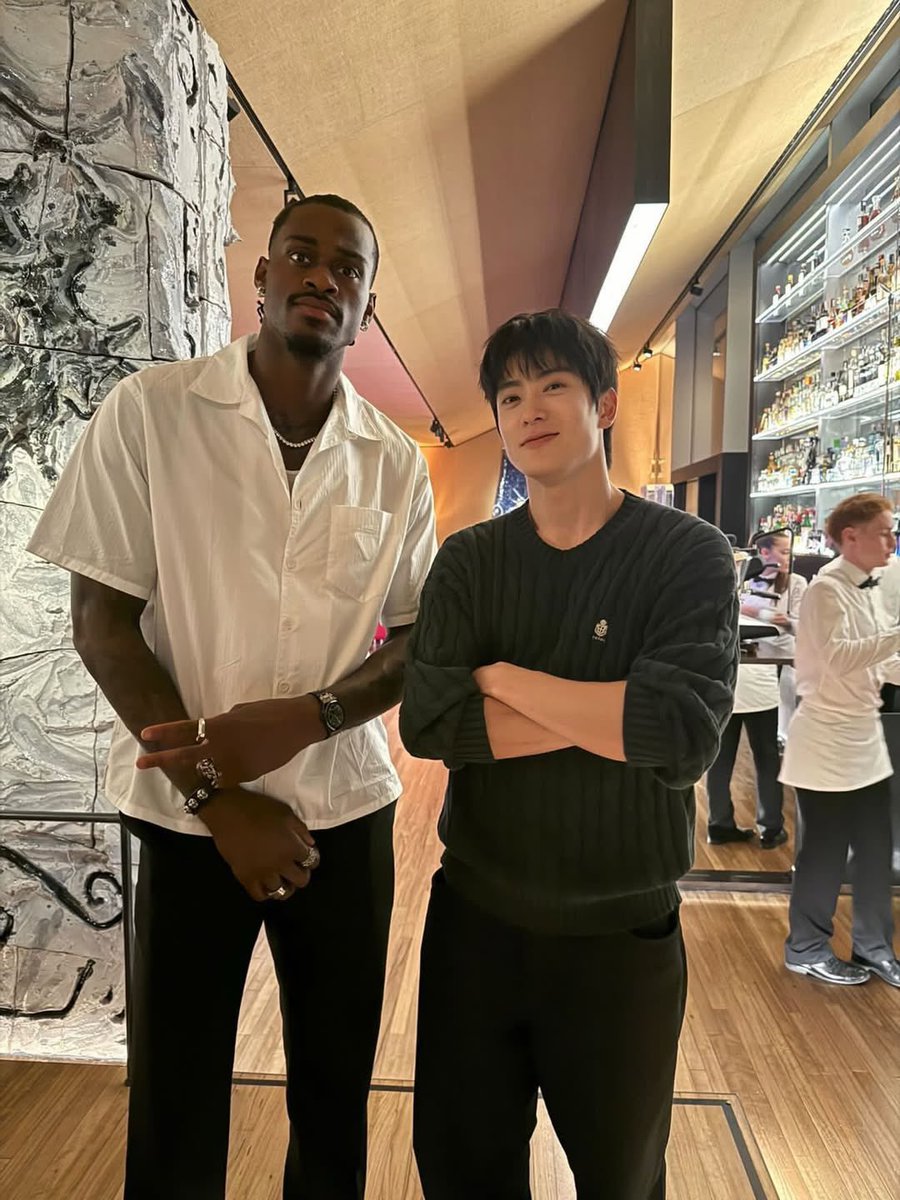 jjaehyunTH's tweet photo. jvando_ Instagram

แจฮยอนจาก Instagram ของคุณ Jarred Vanderbilt นักกีฬาบาสเก็ตบอล

JAEHYUN EMBODIES PRADA #PradaSS27 #PradaSS27xJAEHYUN @Prada https://t.co/IFpiZ49RPr
