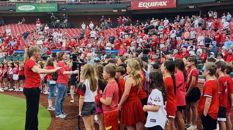 ZumDardenne's tweet photo. Our Knights did an amazing job tonight performing before the Cardinals Baseball Game. #KnightStrong https://t.co/yEveWWv9Py