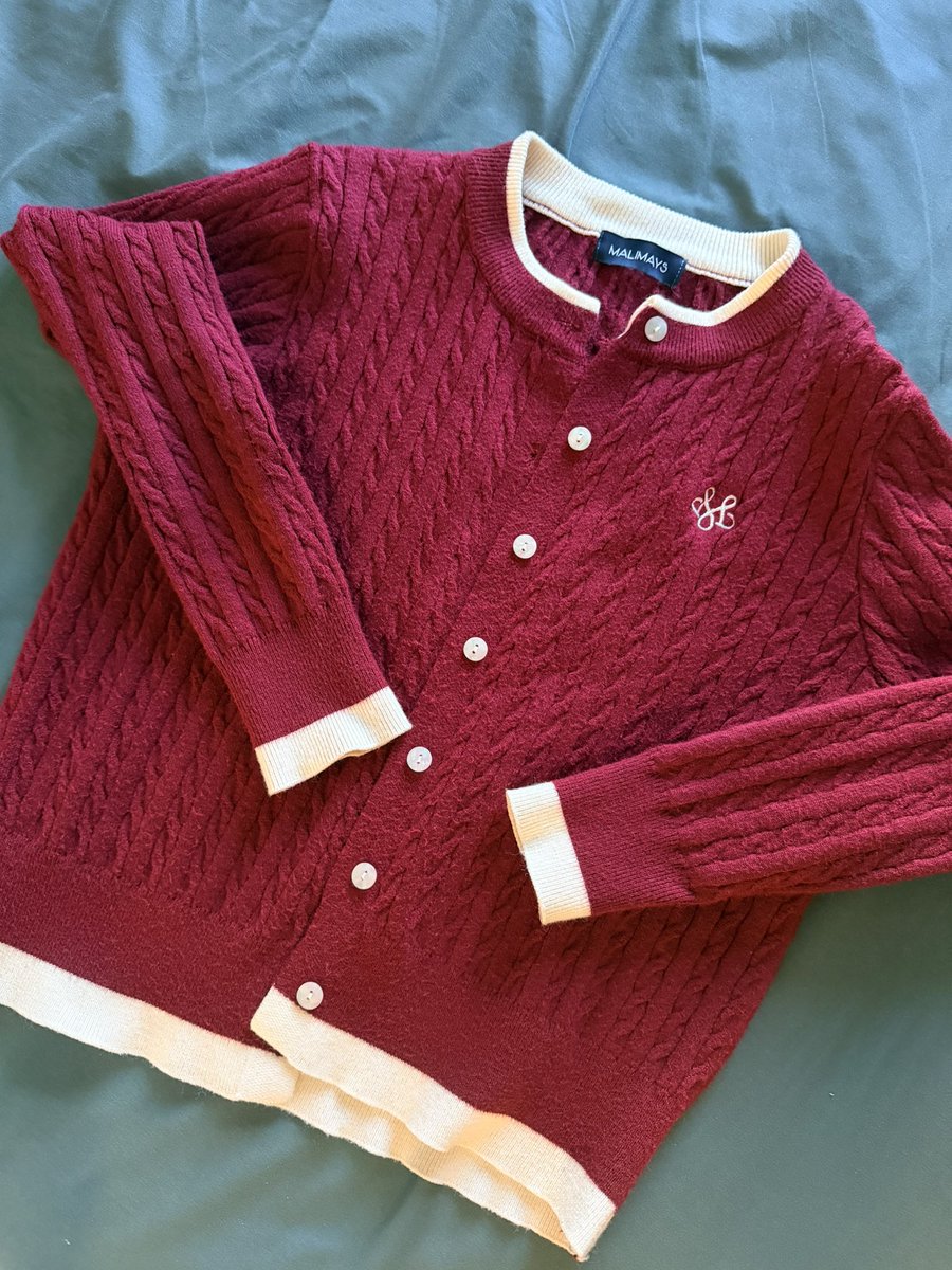 __rrrt189201's tweet photo. ส่งต่อเสื้อแขนยาว Malimays สีแดง 180 รวมส่ง โล๊ะเนื่องจากจะย้ายหอค้า  สนใจสอบถามได้น้า #ส่งต่อเสื้อmalimays #malimays #ส่งต่อเสื้อผ้ามือสอง #ส่งต่อเสื้อผ้ามือสองคุณภาพดี https://t.co/HrlbjTe4bI