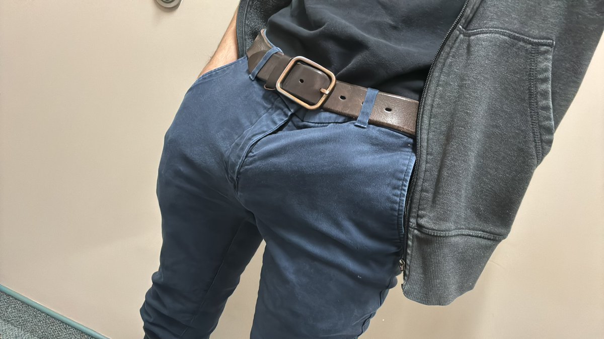 Bullincan2's tweet photo. This teacher is back
Unfairly suspended but it’s alright

-26
-teacher
-Canadian
-open DMs
-ask bout kinks 

#nsfw #nsfwtwt #opendms #nude #sext #nsfwtwtًً https://t.co/I5UzOizabx