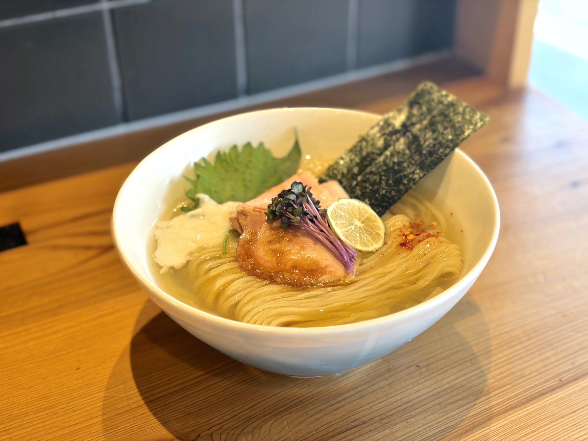 fujitoramen's tweet photo. おはようございます！
11:00〜14:00
18:00〜20:00

限定　延長~ 6/30まで！！
わさび　冷
昼夜各10食

冷し醤油もございます！
こちらも10食ほど。

わさびもあと6日ほどです。
よろしくお願いいたします🏃‍♂️💨 https://t.co/5SszY2aAuF