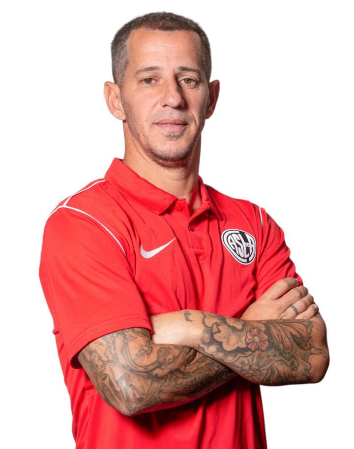 lea_alves's tweet photo. Hoy sonó el nombre de Pipi Romagnoli en #SanLorenzo.

El actual DT de #Guarani tiene cláusula de salida en Paraguay para regresar a su club. https://t.co/3cCdFqjWCC