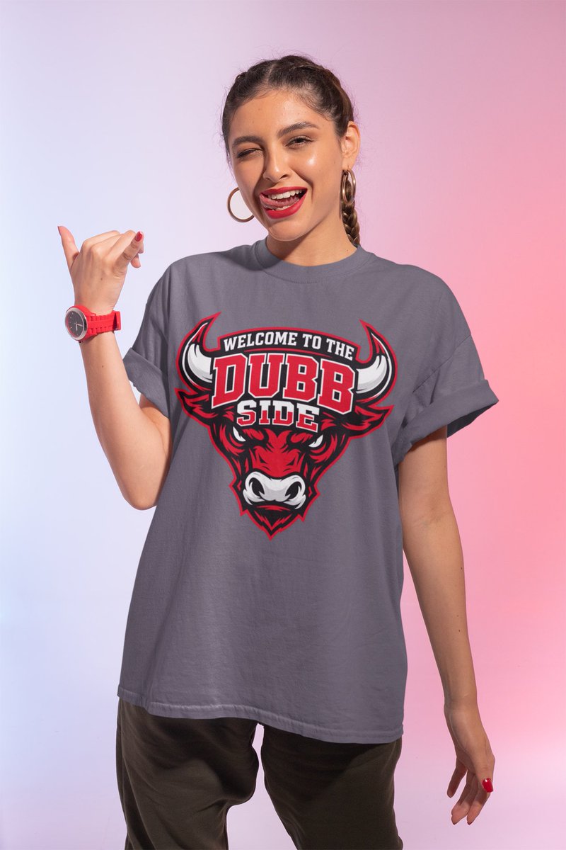 PenguinImprints's tweet photo. 🏀 WELCOME TO CHICAGO, CALEB WILSON. 🔥

The Dubb Side is officially open.

Celebrate the newest era of Chicago basketball with our brand new C. Dubb inspired design featuring bold red and black styling and a custom bull-inspired graphic.

🛒 Get yours:
https://t.co/Xni1cSde9y

Use code BOLOGNA for 20% OFF your order.

🚚 Free shipping on apparel and stickers orders over $75.

#ChicagoBasketball #CDubb #NBADraft #ChicagoHoops #seered #bulls