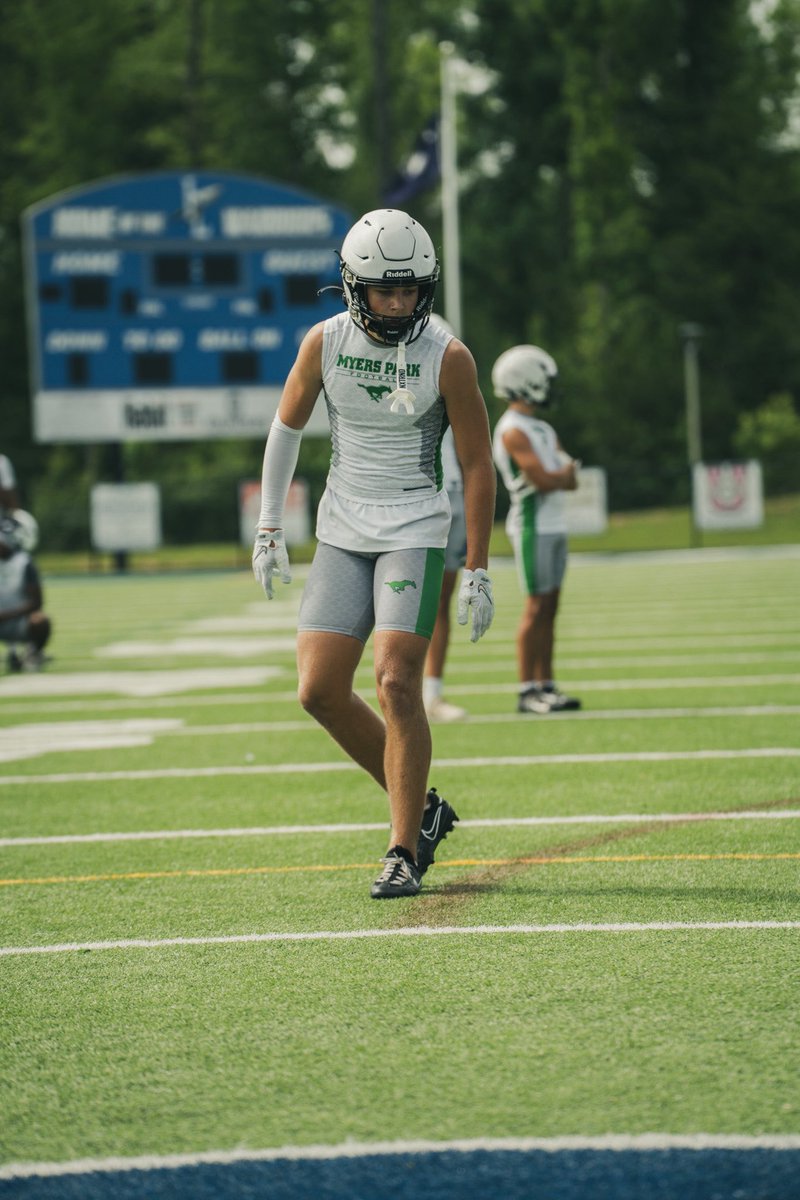 JacobMillee8383's tweet photo. Last 7on7 for a while. Headed up to Indian Land and made plays on both side of the ball. Lot to improve as an individual and as a squad!

@myersparkfball @ZachZullinger @CAY42 @CoachShawP @CoachRabyJr @Cwoods75 @NickVagnoneLR @CoachKeithEmery @Coach_AcWhaley https://t.co/phoP80vAsP