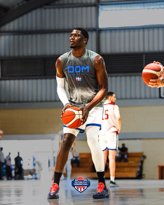 Image from Selección de Baloncesto de la República Dominicana (@RDBSeleccion)