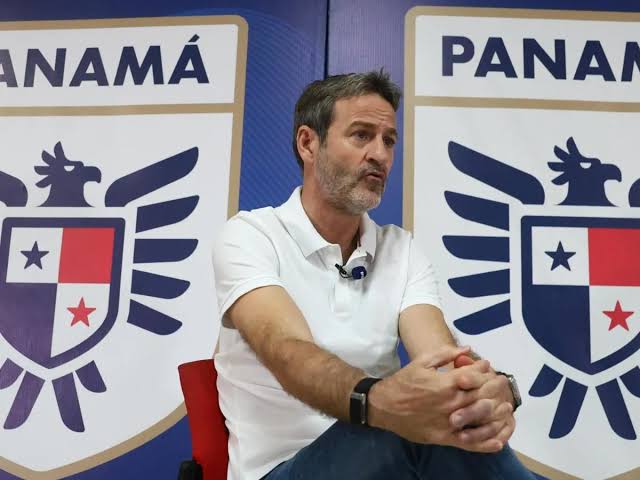 AmaroJonay's tweet photo. Mientras Ecuador o Uruguay naufragan teniendo mejores plantillas y más calidad individual...

Thomas Christiansen está retratando a entrenadores como Marcelo Bielsa o Sebastián Beccacece. Panamá podrá quedar eliminada, pero su fútbol ha sido bestial.

RESPETO #FIFAWorldCup https://t.co/8UqvcmyHBB