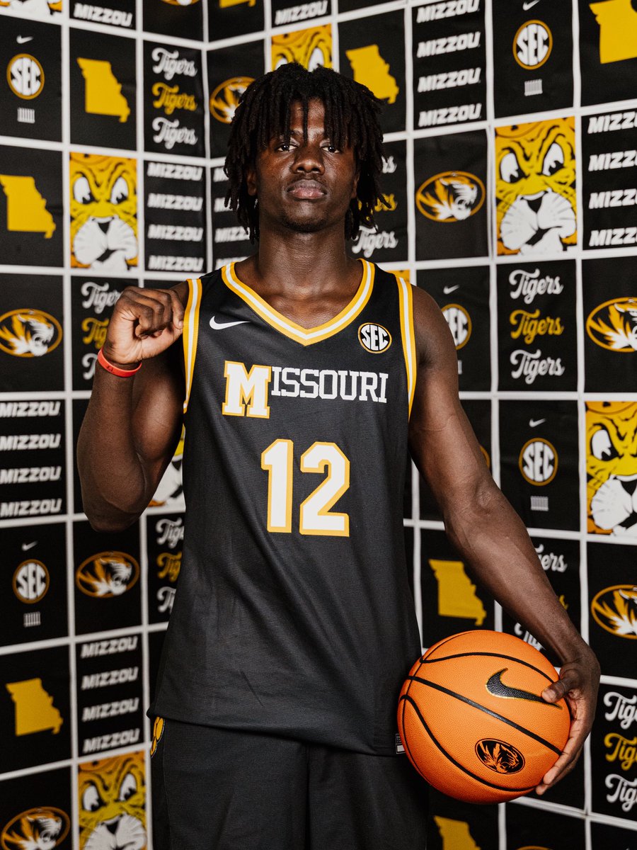 Gassim12_Toure's tweet photo. MIZ🐯🐯??? #notcommited #unofficial

@TColeman_1 @GatewayBBall https://t.co/nd5h3b8OD5