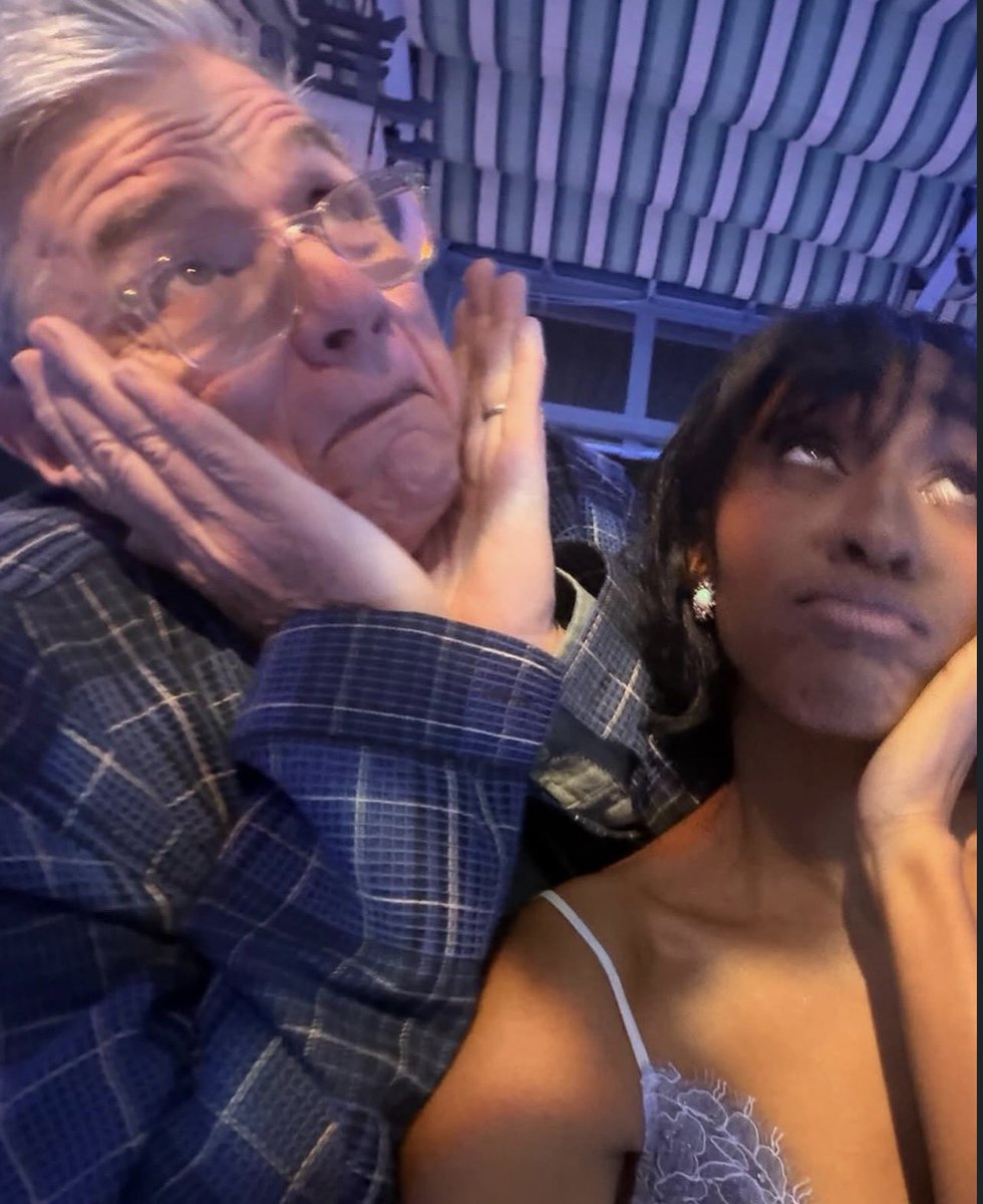 beuck_'s tweet photo. ayo edebiri and oliver platt being the cutest uncle and niece duo of the bear cast https://t.co/ulpWZhUqG4