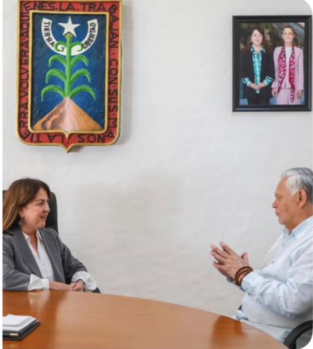 ChismografoMor's tweet photo. BAIAAAA BAIAAAA

El verdadero gobernador de Morelos Javier Garcia regreso hoy, y casualmente a la tía @margarita_gs se le frunció y que al final si van a cobrarle a los abuelitos 5 en el transporte en Morelos, no mms che vieja maricona, y el otro wey más metido en la maña https://t.co/KyE5QI4d3Z