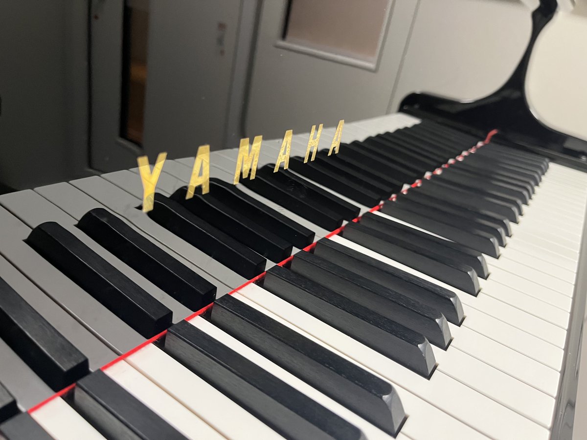 PianoYutaka's tweet photo. 🎹発表会まであと3日！
めっちゃ速い曲なので
「次なんだっけ⁉️」って思ったら多分崩壊😱するのでチャッピーに相談
↓↓
・音よりリズム！
・正確さより前進！
・今弾いてる場所だけ見る！
・力を抜いてノリノリで弾く！

さらに奥歯噛み締めてる時は上前歯裏に舌当ててみたらと。
試したらいい感じ👍 https://t.co/ExdhhFi1Cx