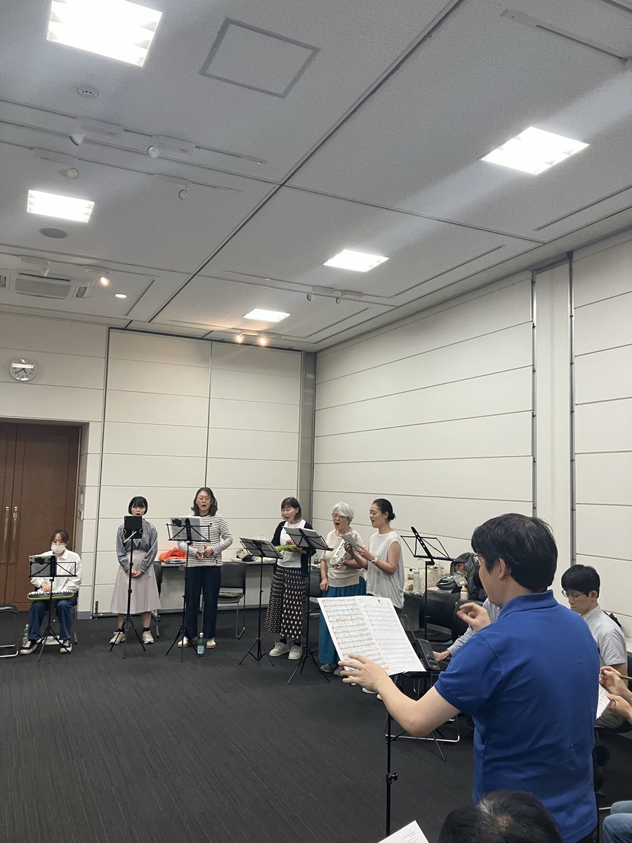 TCM_Chor's tweet photo. 6/20(土)

はじめに前回に続き
4.秋の日のヴィオロン をさらい

次にラインベルガーの3曲を全パートで歌い
男声女声分けて　細かく練習

最後にビクトリア
O vos omnesと
Salve Reginaの第二部までを通しました。

次回はピアノ合わせです♪

練習後　
新入団員さんの歓迎会を行いました☺️ https://t.co/NRV6bjz5dQ