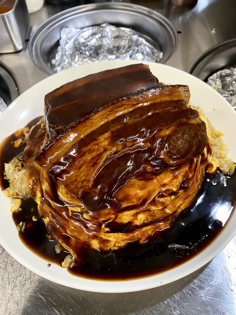 makanaikagekiha's tweet photo. 炒飯も美味しいんだけど、
これに関してはライスの方が美味しいと思う。

角煮ライス美味いぞ。 https://t.co/ckOudumods