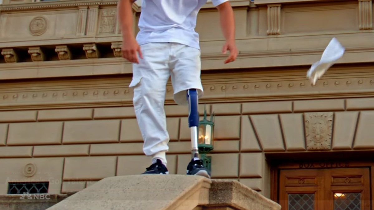 agttimepod's tweet photo. One legged parkour. Move over Musa Motha, we found a new member of #TeamCody. #AGT https://t.co/m3r16QC63m