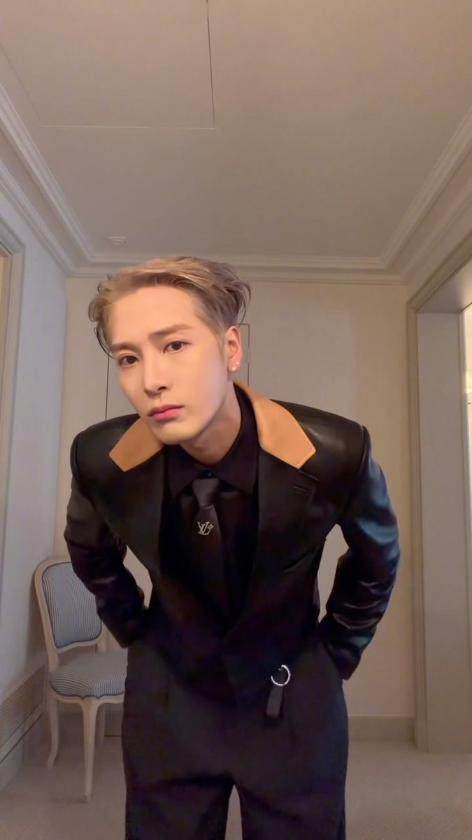 EmilyHQ0328's tweet photo. @MensFolioTH JacksonWang 🥰#JacksonWangxLVMenSS27
#JacksonWang
#LVMenSS27
#LouisVuitton https://t.co/P0SQqA989G