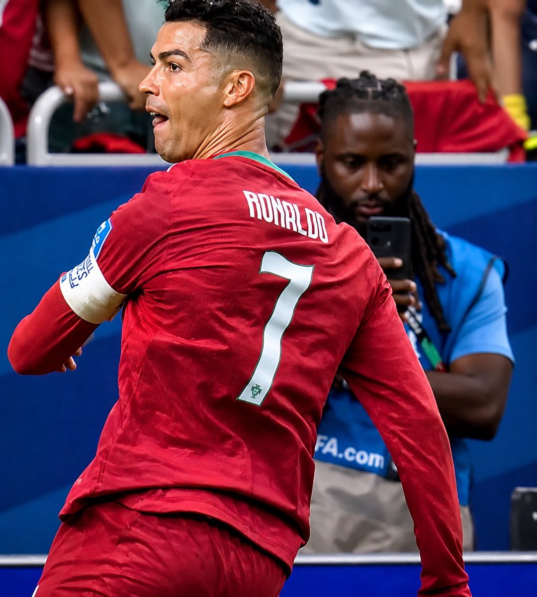 jaygottheshot's tweet photo. Once in a lifetime opportunity! Capitalize on it!📱🔥📱  

Never thought I would be able to capture a CR7 goal but to be locked in and ready for the moment and to get the shot! 🔥🔥 
 
FIFA has been a blast so far!📱

#stayreadydontgetready https://t.co/8OkyspUtvL