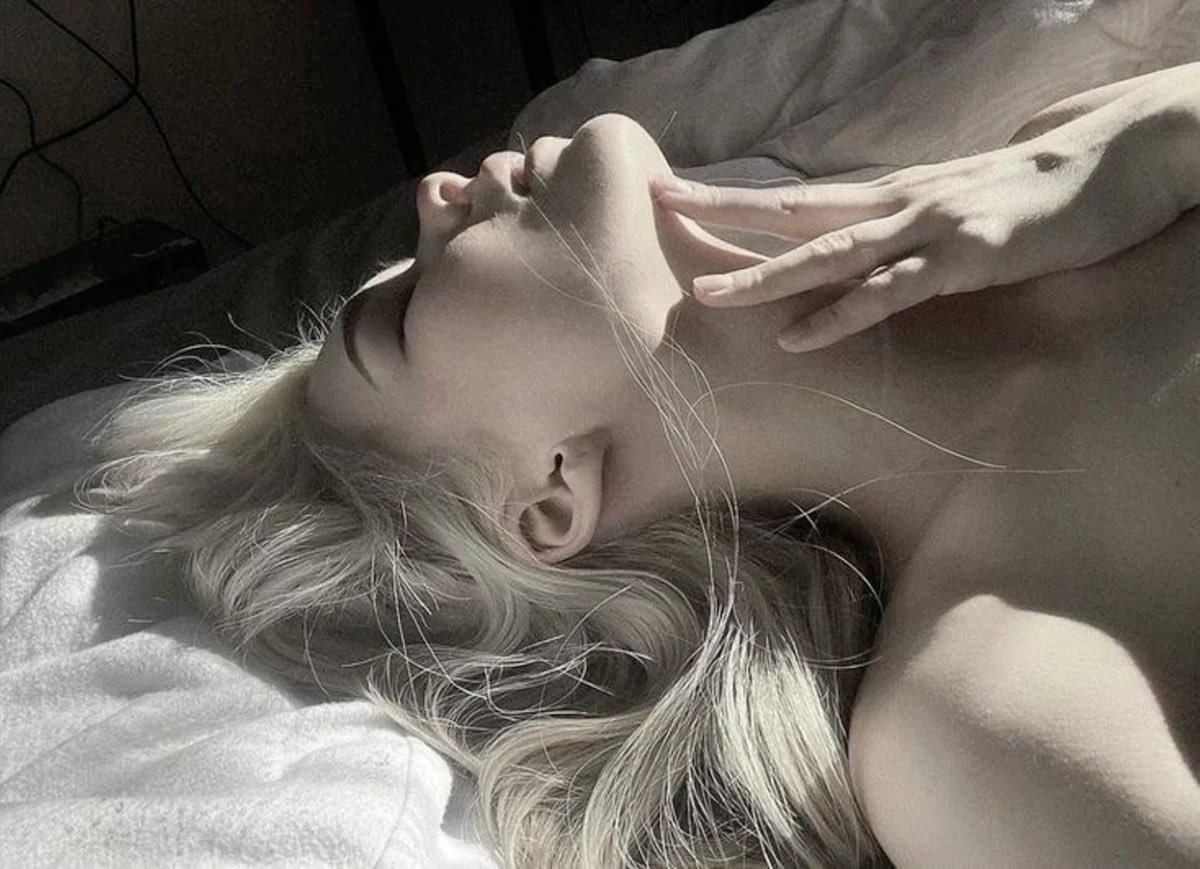 CoffeeAndWhimsy's tweet photo. Sensual giggling https://t.co/JWUxx2jKv6