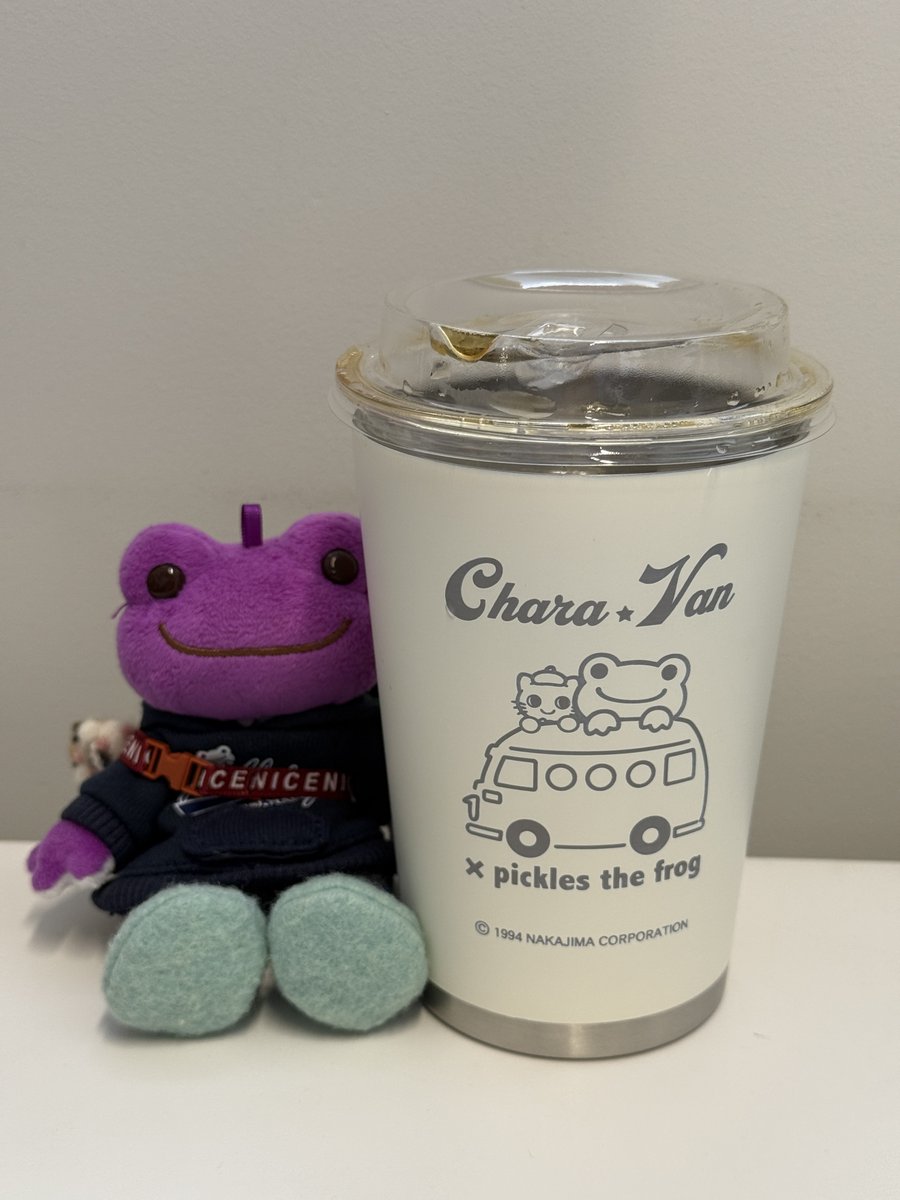 rilapick's tweet photo. 台湾で買っていたドリンク(タピオカ)ホルダー🐻️🐸️お部屋に着いたらChara★Vanのタンブラーにセット✨️
ホルダーは帆布製なので汚れちゃうかも…とためらってましたけどやっぱり使ってこそですね https://t.co/Aoun2hF19E