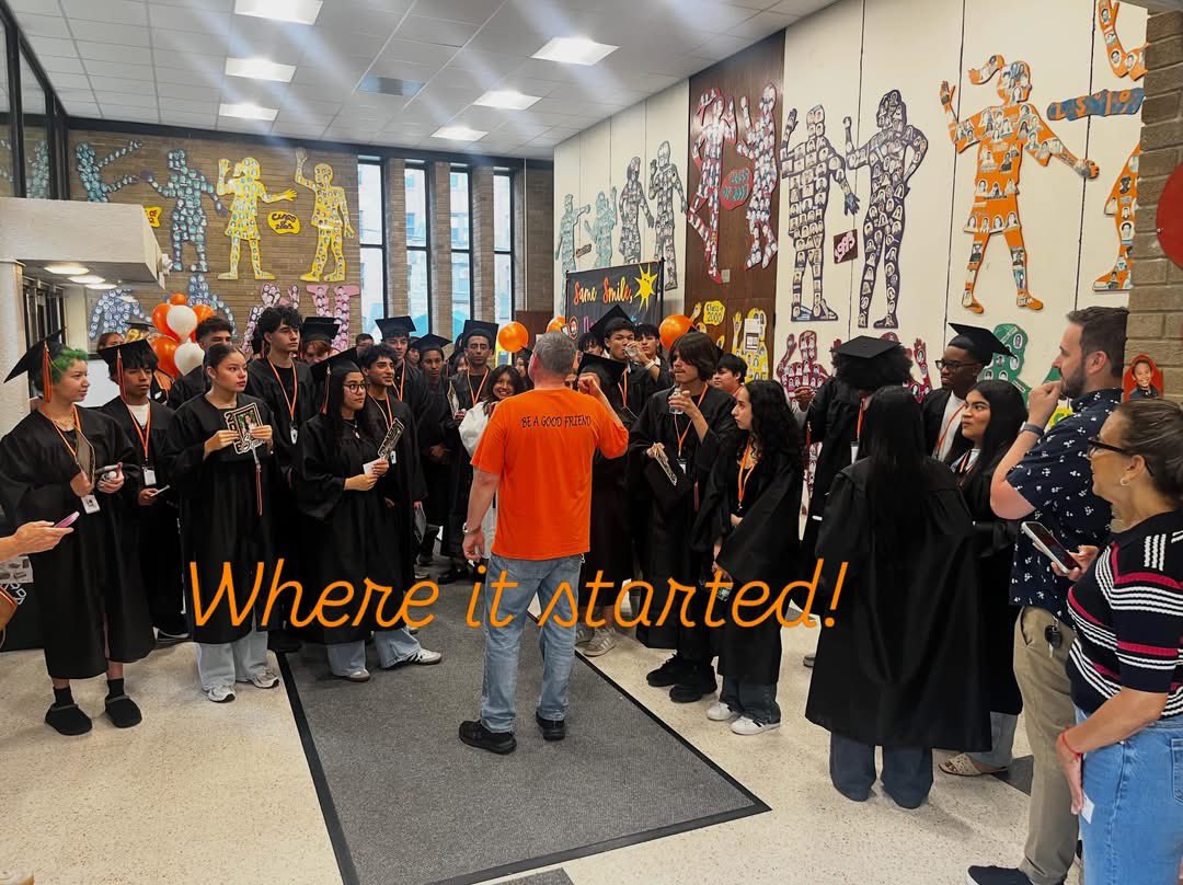 RobJanowitz_AP's tweet photo. The  MAS Class of 2019 returned home for one final walk through the halls where their journey began. It was a true full-circle moment as they were welcomed by our students and staff. Remember, MAS will always be home.@MAS_WP @MAS_PTA @wplainsschools @DrJosephRicca @WPCSD_ASI https://t.co/xztF02qu7Q