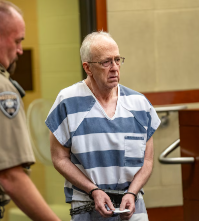 GOP__Ls's tweet photo. 🚨 A Republican judge has been caught talking to little kids about his "dark fantasies" and sending them explicit pictures of himself.

He has been sentenced to 15 years in prison. https://t.co/5kMbLBEbo9