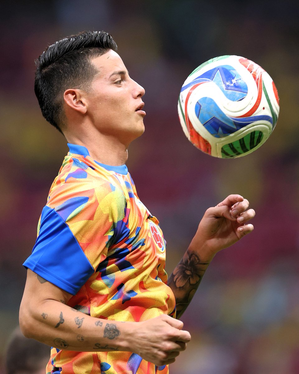 fifaworldcup_es's tweet photo. 📍 James y la Trionda en Guadalajara. ⚽️

#CopaMundialFIFA https://t.co/0rHPoNaeNJ