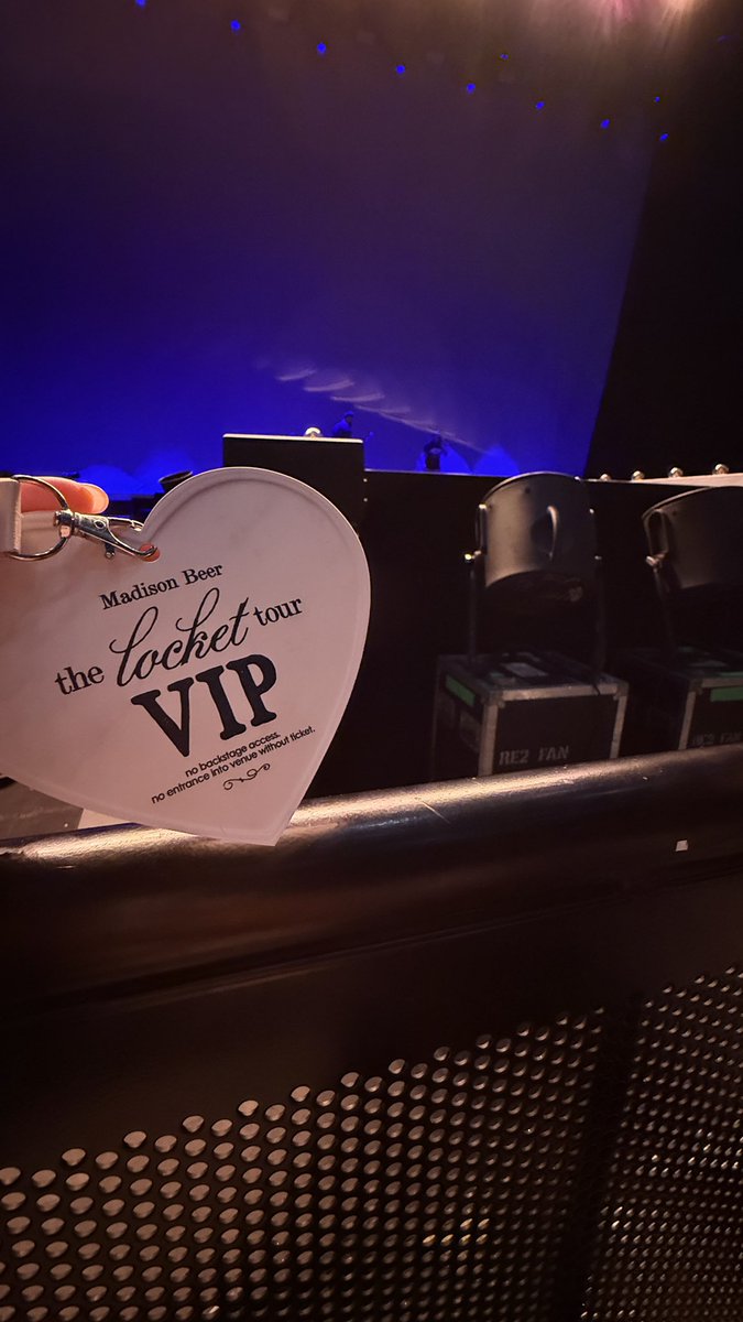 luvstruckbeer's tweet photo. BARRICADE https://t.co/k4Zn1fkH1p