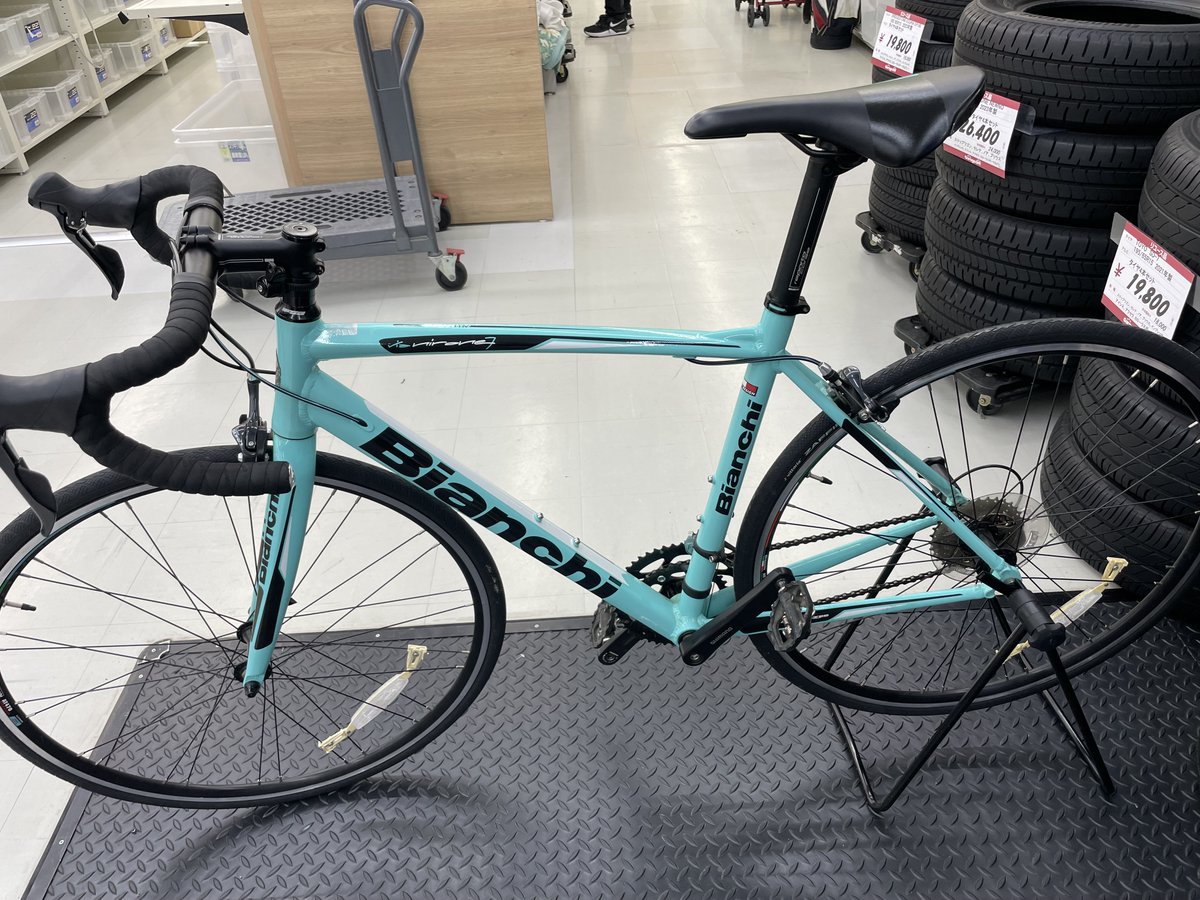 ビアンキ（Bianchi）のブランドカラー「チェレステ」がよく似合う