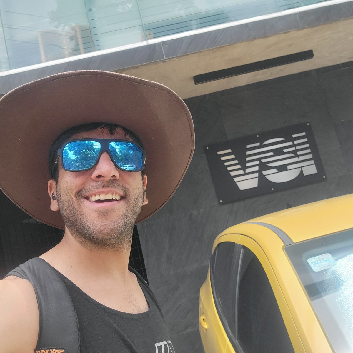RedShockInc's tweet photo. Me encontré a un Alain Peñaloza salvaje!! Que gusto ver a otro compañero haciendo #doblaje de tan buena calidad 👌

#actordedoblaje🎙️ #acting #selfie https://t.co/xzwtcEh2lI