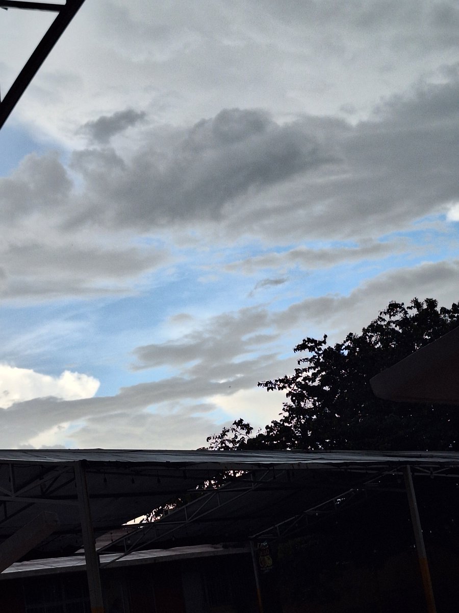 In love with the sky ☁️🎐 tweet media