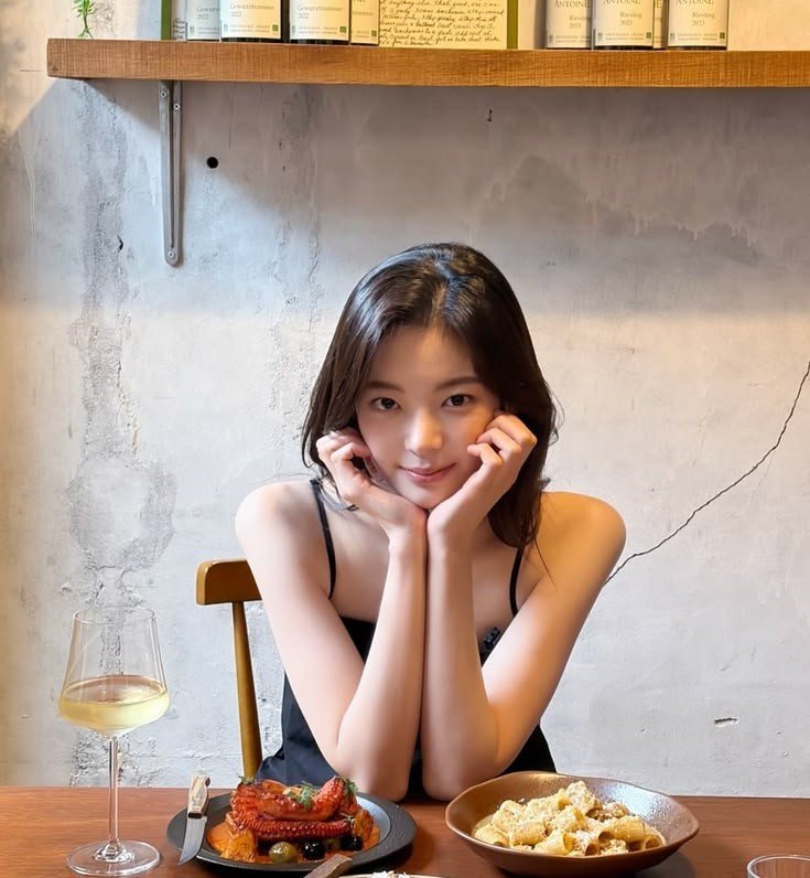 drunkwer's tweet photo. happy 24. 🤍 https://t.co/11AvsPyz7B