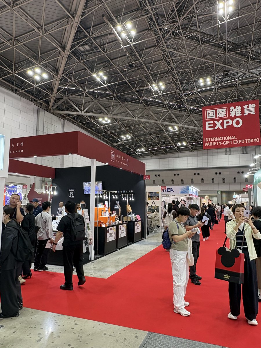 kitaboshi_'s tweet photo. 今日から３日間
東京ビッグサイトにて
雑貨EXPOに参加してます✨
是非ご来場ください！
東3ホール「Ｌ28-6」で
お待ちしてます🥰
#雑貨EXPO
#ライフスタイルWeekTOKYO https://t.co/2GI41cXDPV