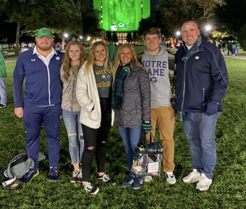 HoltzHeroes's tweet photo. Why Notre Dame?
“On the south side of Chicago there are two teams you root for: Notre Dame &amp; the Bears. It was where I always wanted to go. Getting that opportunity was priceless. My parents could not have afforded to send me to Notre Dame had I not gotten a 🏈 scholarship.”☘️🏈 https://t.co/zrMNNQCiiU