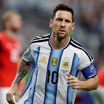 EPLworld's tweet photo. 🔔🇦🇷 

هل قد نراك في كأس العالم 2030؟ 

ميسي: "لا أعلم، لا أفكر في ذلك الآن، أرى الأمر بعيدًا بعض الشيء، لكن كما قلت، أعيش اليوم بيومه، وتركيزي على الحاضر" https://t.co/UPd4Ki0TEA