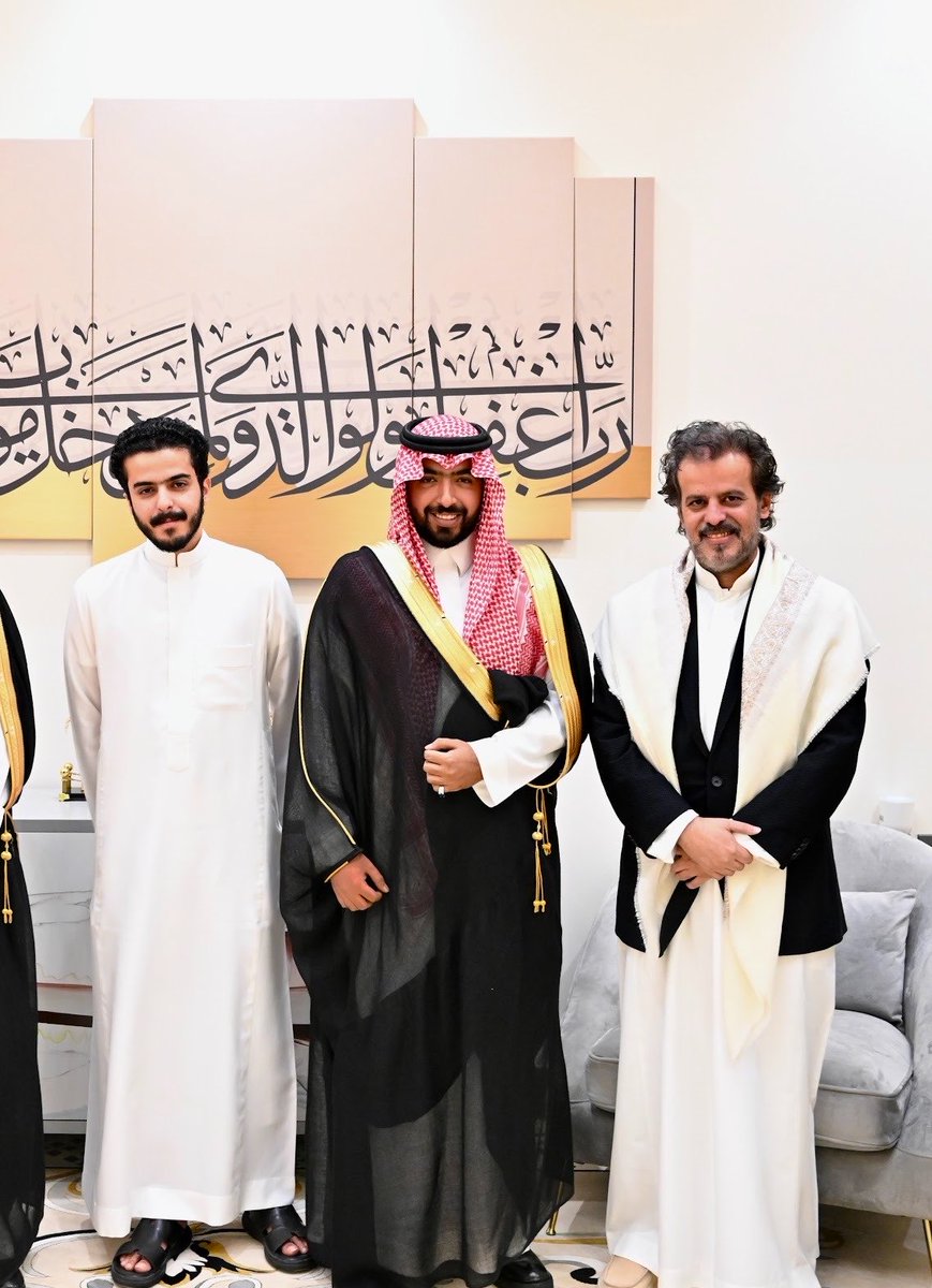 fahadmosaabs's tweet photo. تشرفت بزيارة اللواء ناصر عبدربه لتقديم واجب العزاء في وفاة فخامة الرئيس اليمني السابق عبد ربه منصور هادي رحمه الله سائلين المولى عز وجل أن يتغمده بواسع رحمته ومغفرته وأن يلهم أسرته وذويه الصبر والسلوان وأن يديم أواصر الأخوة والمحبة التي تجمع المملكة العربية السعودية والجمهورية اليمنية