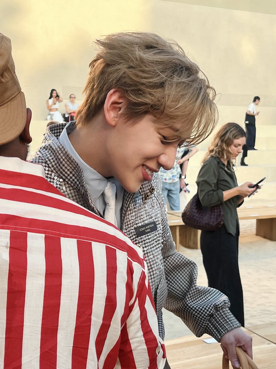 isme_mesi's tweet photo. @BamBamBooster เราทำได้ สู้ๆๆ คร้าาา😍😍😍

#BamBamxLVMenSS27 #BamBam #LVMenSS27 #LouisVuitton https://t.co/nf4jZvlp3e