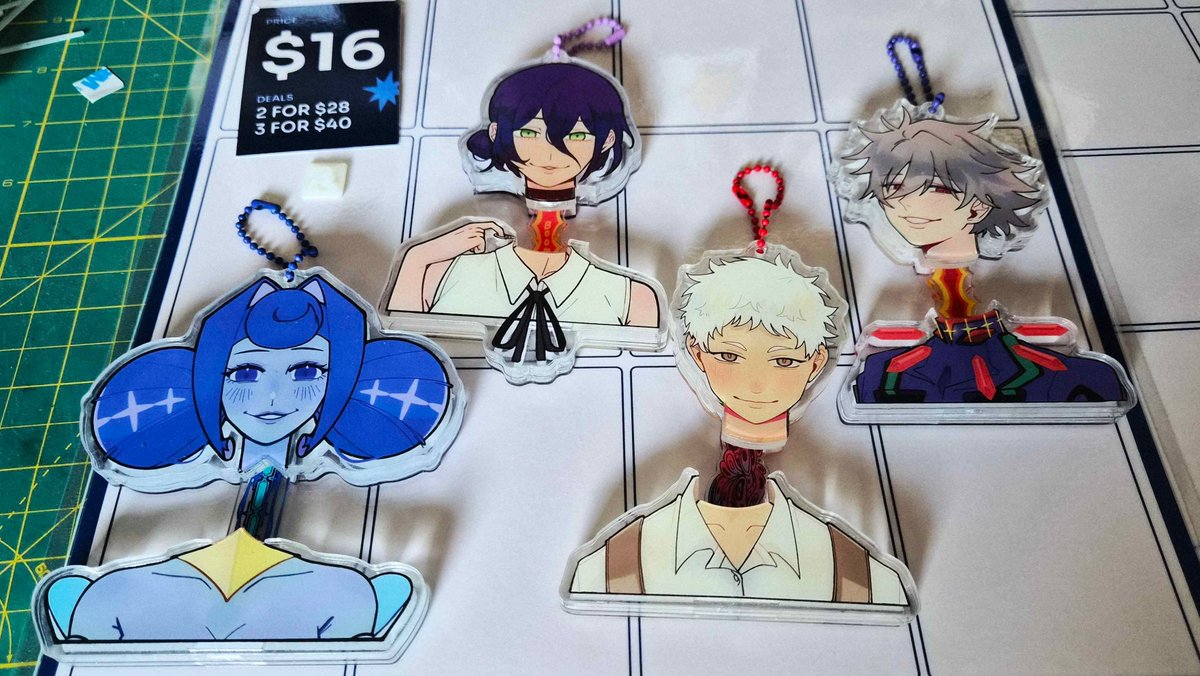 pewchii_'s tweet photo. Just a bunch of normal looking keychains...Nothing more 🙈
#KnightsOfGuinevere #tshk #evangelion #csm https://t.co/Yr45HHwWvD