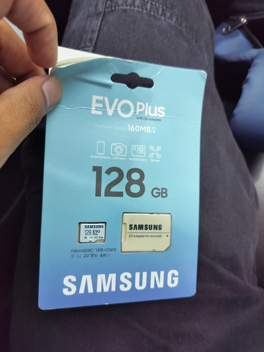 VatsalSamarth's tweet photo. Waiting for Flipkart to take accountability and issue an immediate refund.@flipkartsupport
@Flipkart @SamsungIndia @Samsung
#Flipkart #FakeProduct #ConsumerRights #CustomerService #Samsung #OnlineShopping #ConsumerProtection #India https://t.co/atWtcolpaC