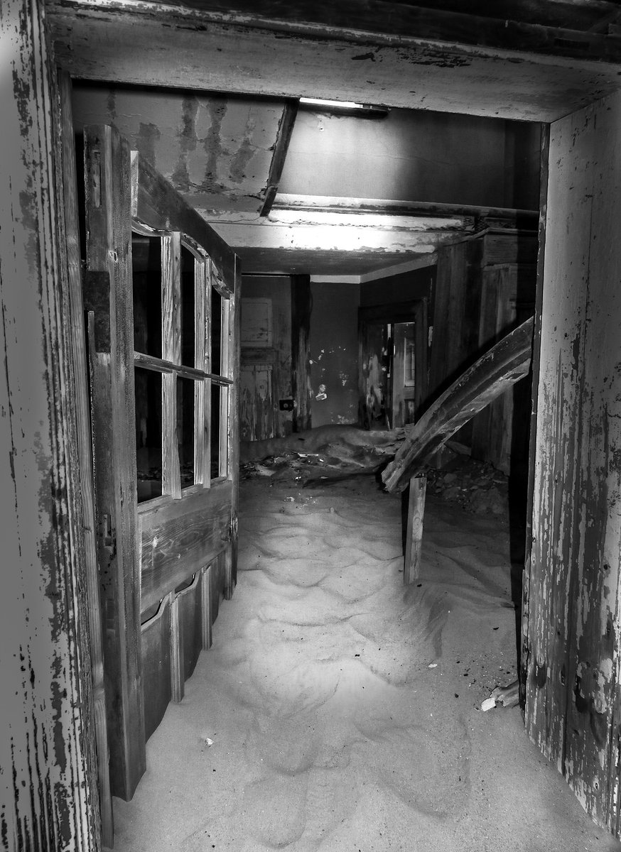 323starboy's tweet photo. New clip from the upcoming indie horror flick The Forgotten Basement is out! Tense, chilling, and guaranteed to make you sleep with the lights on  Watch it now  [link] https://t.co/rCli2Ouojc