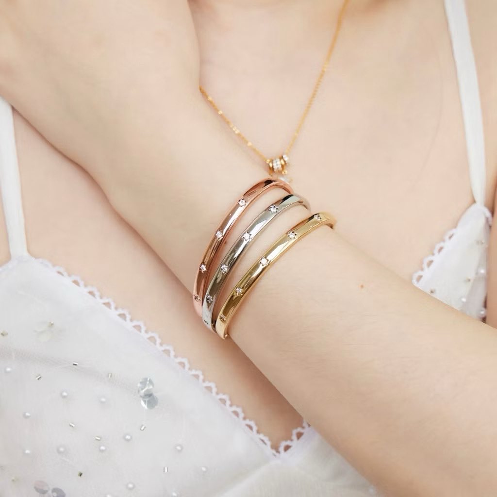 butterstuff_'s tweet photo. ส่งต่อกำไล Socrush.bkk รุ่น Stardust Bangle สีทอง (ยังไม่เคยใส่)

✳️ 250.- รวมส่ง
#ส่งต่อเสื้อผ้า #ส่งต่อเครื่องประดับ #ส่งต่อกระเป๋า #ส่งต่อรองเท้า #ส่งต่อเครื่องสำอาง https://t.co/Y8BHylahrM