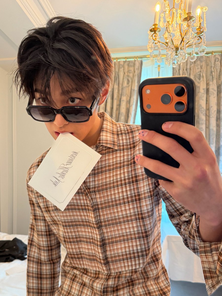 keonhoguide's tweet photo. [260624] KEONHO WEVERSE POST

DIOR
PARIS, FRENCH 
🙏🙏🙏

#KEONHO #건호 #CORTIS
#DiorSummer27 https://t.co/oq7dMGp6TE