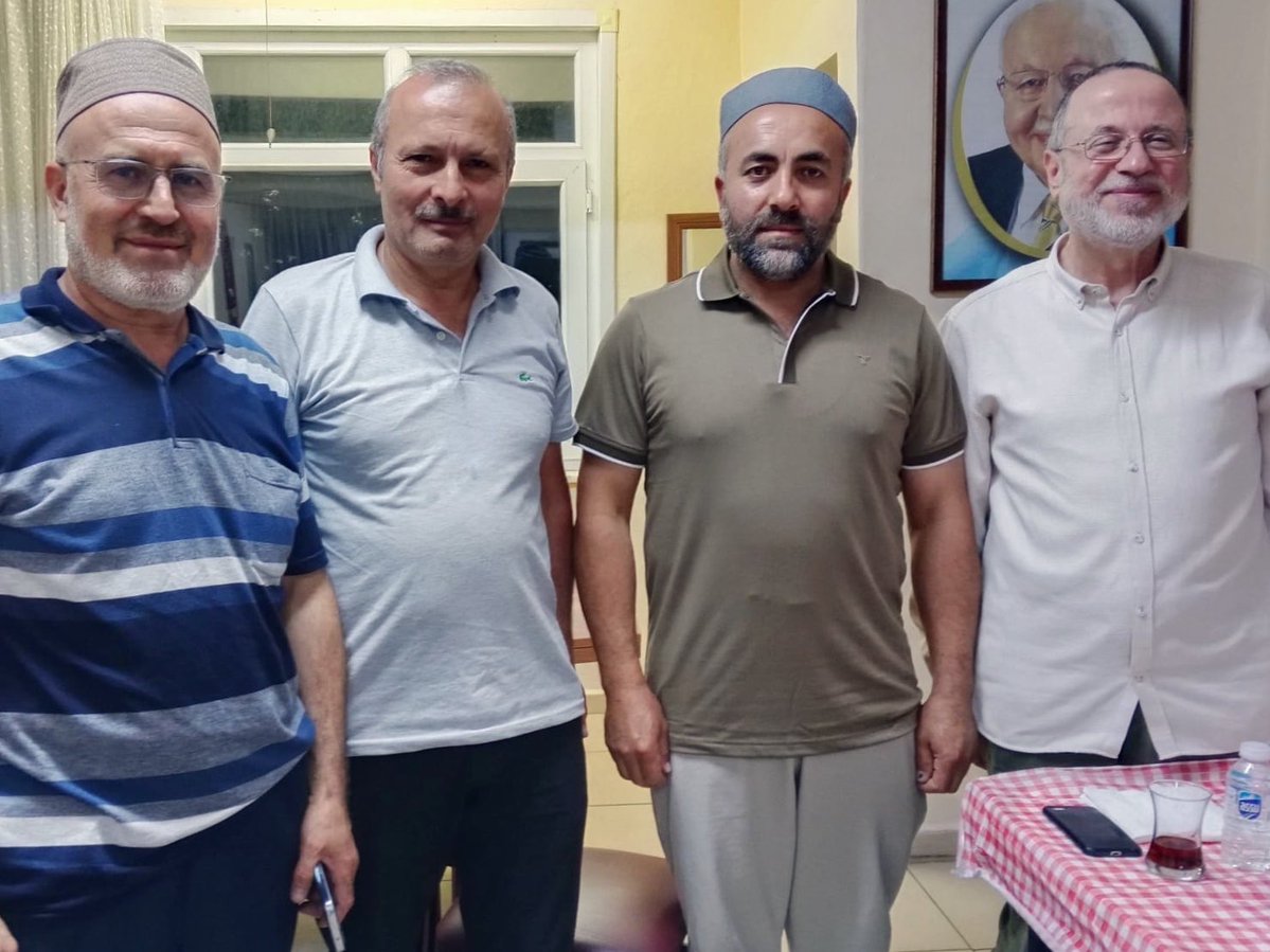 BeykozSP's tweet photo. İlçe Başkanımız Hakan Gökcan, Yenimahalle büromuzda gerçekleştirilen Haftalık Olağan Mahalle toplantımıza katıldı. Yapılan istişareler ve temayül yoklamaları sonucunda, Yenimahalle Mahalle Başkanlığımıza İsa Öztürk getirildi. https://t.co/RjHIgY1RRY