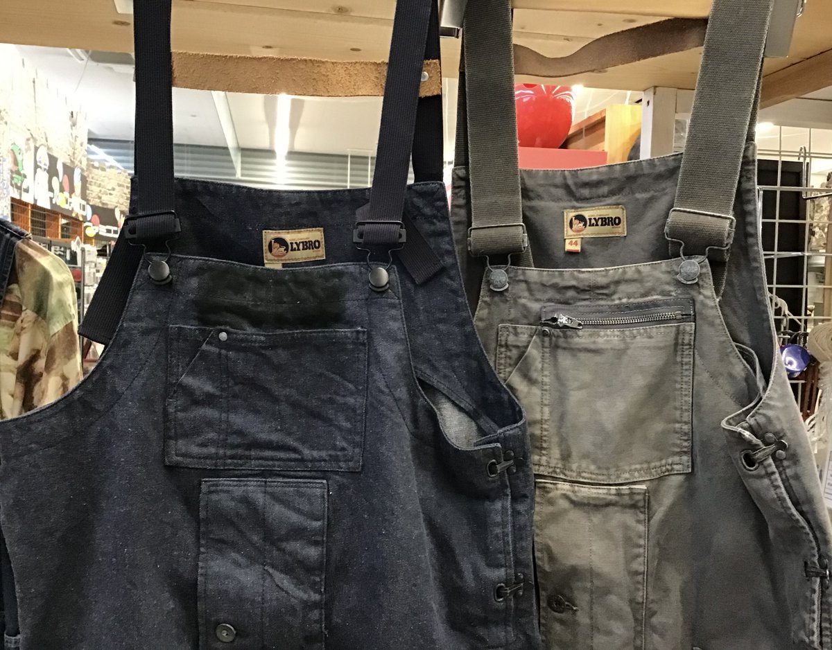 toretoru_f's tweet photo. Nigel Cabourn LYBROの名作オーバーオール入荷！🔥
王道インディゴデニム✨
タフなコットンキャンバス✨
どちらもヴィンテージ感満載で、Tシャツ1枚と合わせたい最高のワークウェアです👍😎
ぜひ店頭でご覧ください♪
#とれとる米原店
#古着 https://t.co/nvj3MoAjSY