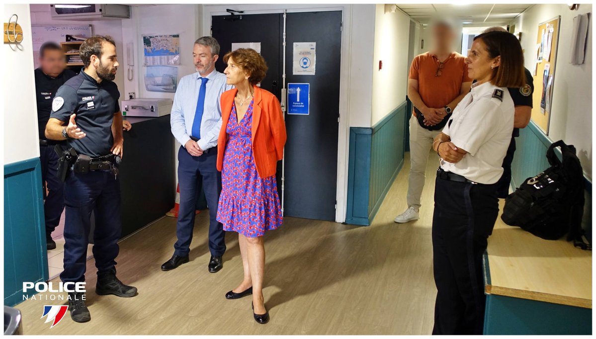 PoliceNat2B's tweet photo. Quelques jours après son installation, Mme Véronique DEPREZ-BOUDIER, préfète de la #HauteCorse, est venue à la rencontre des personnels de la @PoliceNat2B. 
Cette visite à l'hôtel de police de #Bastia a permis un échange avec nos #policiers, acteurs de la #sécurité au quotidien. https://t.co/JO1EV4KupE