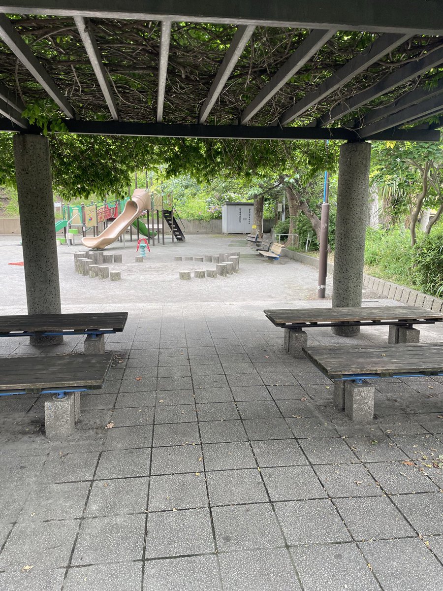masa_bleecker's tweet photo. 20年ぶり(？) いや、もっとか

坂本公園と樹木園
遊具は新しくなってました。

昔は水風船で遊んだり、探検ごっこで草むら入ったり、将棋を指す音が時折聞こえた公園

いやぁ　懐かしいなぁ〜 https://t.co/GciZzroyc3