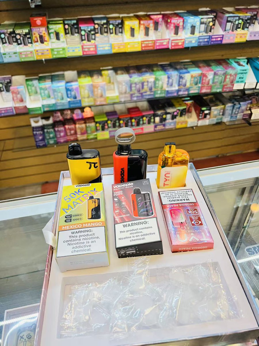 VapePie_Tech's tweet photo. Caught this one on a store shelf today.

Love seeing the brand show up in new places.

What's the coolest VAPEPIE display you've spotted recently?

👇#VAPEPIEStoreSpotting #VAPEPIECommunity #BrandJourney https://t.co/EySdetcs6i