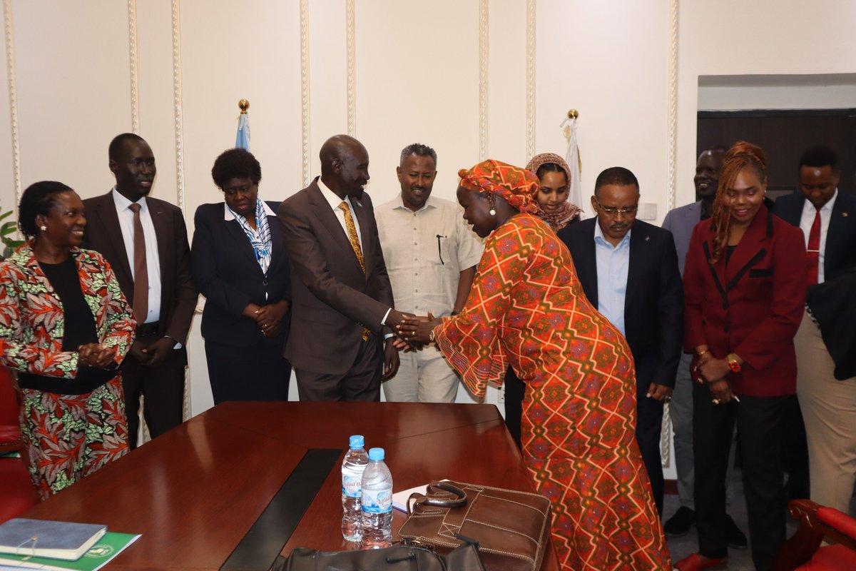 IGADHealthS's tweet photo. Advancing the IGAD #FreeMovement Regime in South Sudan 🔄 | #IGADMigration

📍 Day 2 Recap

The @IGADSecretariat and @AddisILO team continued their engagements with key stakeholders in @SouthSudanGov on the ratification and domestication of the IGAD #FreeMovement regime.

Among the day's key meetings was an engagement with Hon. Wek Mamer Kuol, Minister of Justice and Constitutional Affairs, who expressed support for advancing the ratification process through the Council of Ministers, the Legislative Assembly, and the Office of the President.

𝟏/𝟐