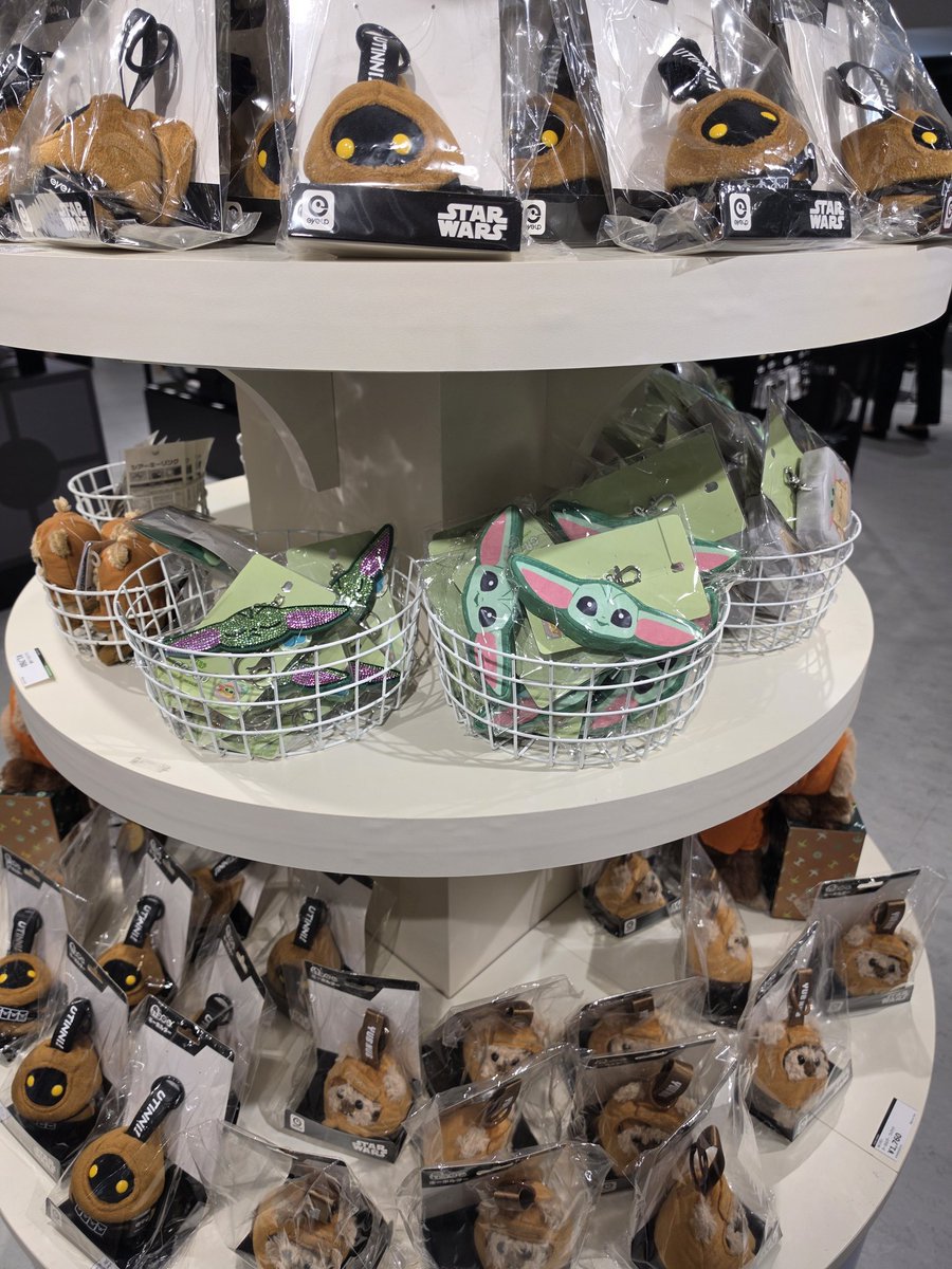 mico_furby's tweet photo. 池袋のスターウォーズポップアップ
映画の帰りに寄ったらグッズ
結構ありましたー🥰💚
また散財しちまた💸
#マンダロリアン
#グローグー
#STARWARS https://t.co/njDS3Rb2eS