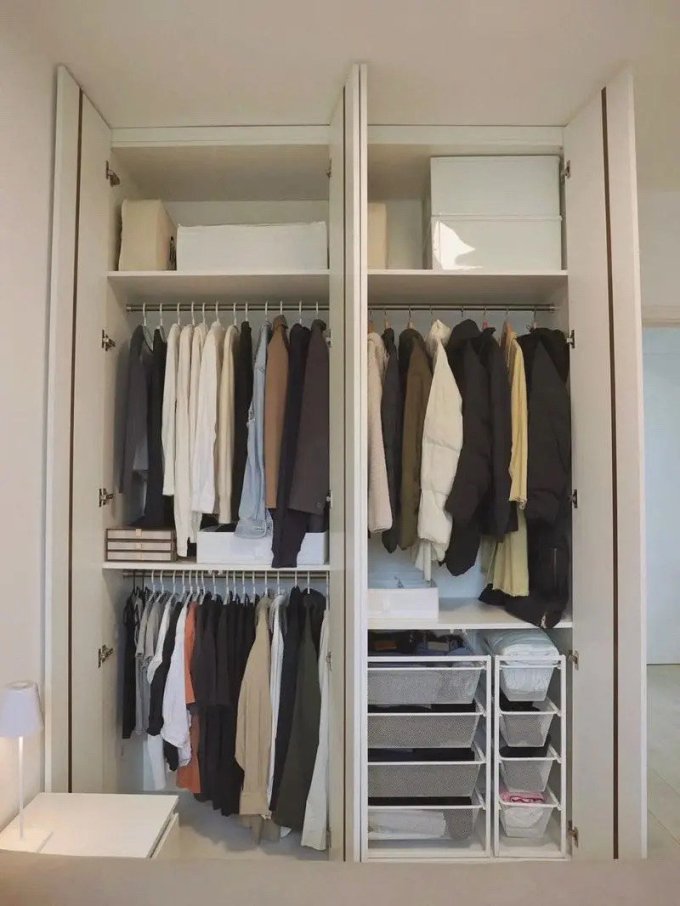 jandebbie516's tweet photo. Clearing out my closet this weekend u0026 found so many hidden gems I’d forgotten about—selling or donating what I don’t need. Love the idea of giving old things a new life instead of letting them collect dust. #OldItems #Decluttering https://t.co/aNBXVPZQM2